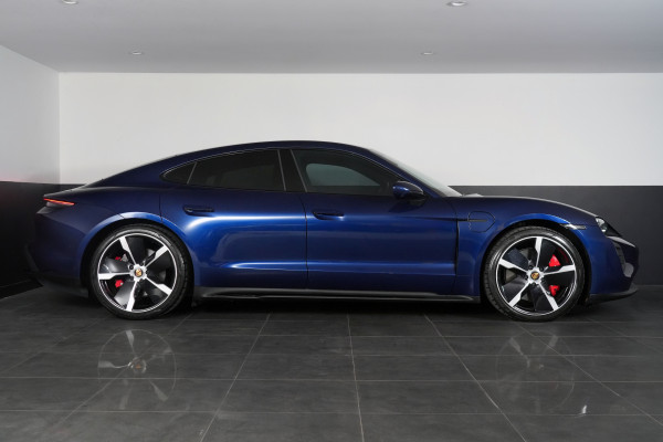 2023 Porsche Taycan GTS Coupe Image 24