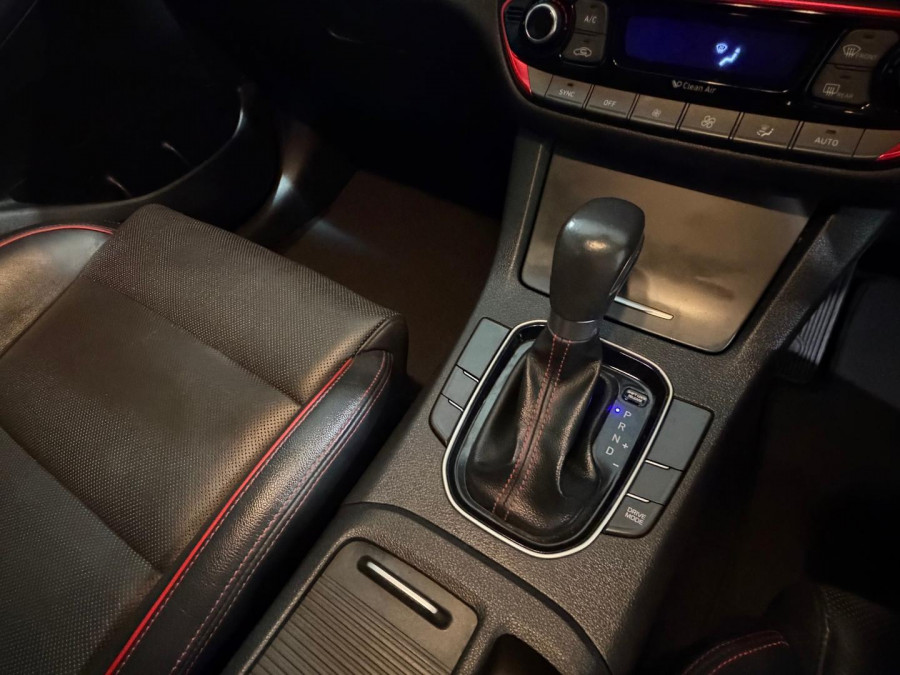 2017 MY18 Hyundai i30 PD SR Hatch Image 14