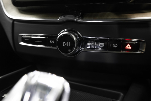 2026 Volvo XC60 UZ B5 Plus 2L Petrol AWD SUV Image 15