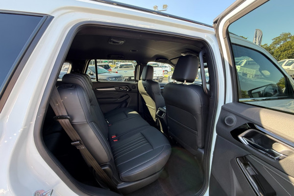 2025 MY25.5 Isuzu MU-X RJ LS-T SUV Image 11
