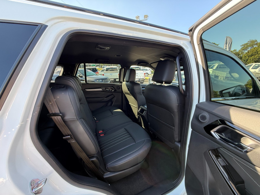 2025 MY25.5 Isuzu MU-X RJ LS-T SUV Image 11
