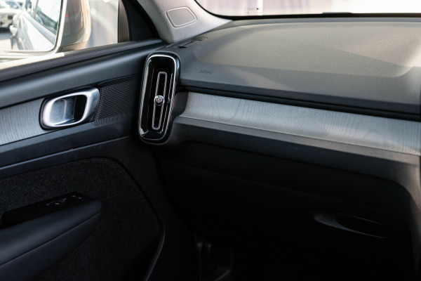 2025 MY26 Volvo XC40 XZ Plus B4 SUV Image 15