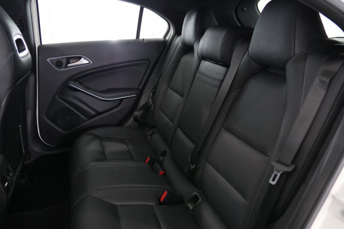 2014 Mercedes-Benz A Class W176 A200 Hatchback Image 16