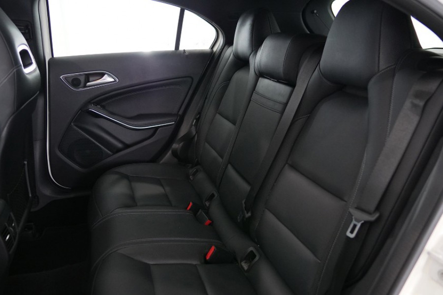 2014 Mercedes-Benz A Class W176 A200 Hatchback Image 16