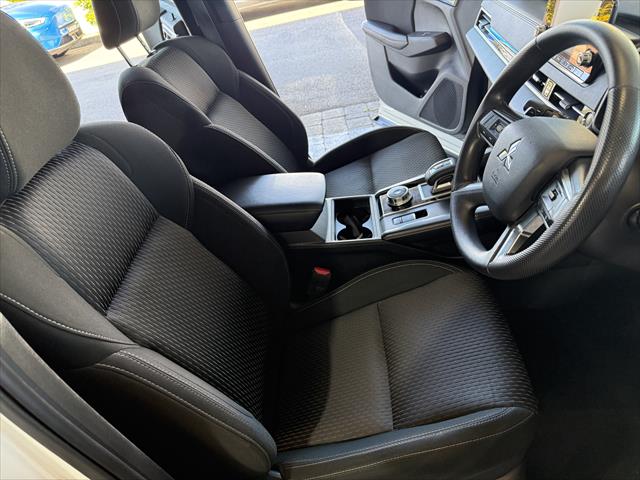 2022 MY23 Mitsubishi Outlander ZM ES SUV Image 17