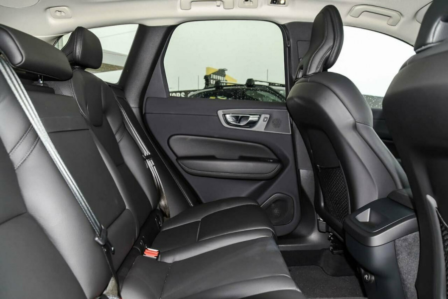 2019 MY20 Volvo XC60 UZ MY20 T5 AWD Momentum Suv Image 9