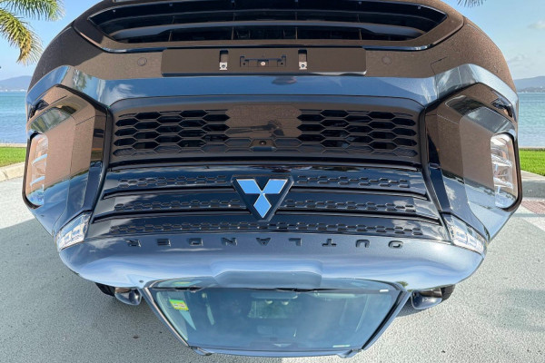 2025 MY24 Mitsubishi Outlander ZM PHEV GSR SUV Image 2