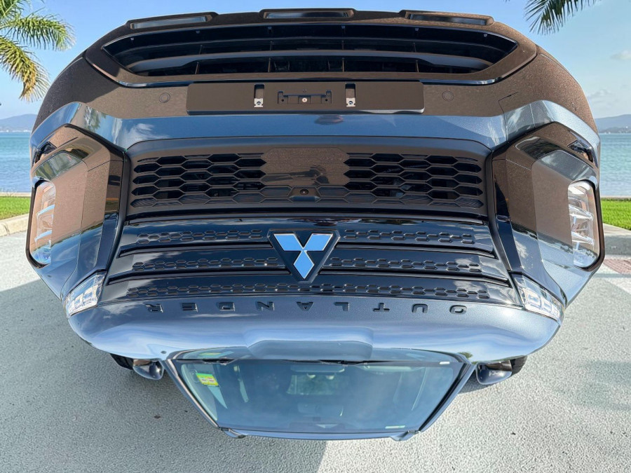 2025 MY24 Mitsubishi Outlander ZM PHEV GSR SUV Image 2