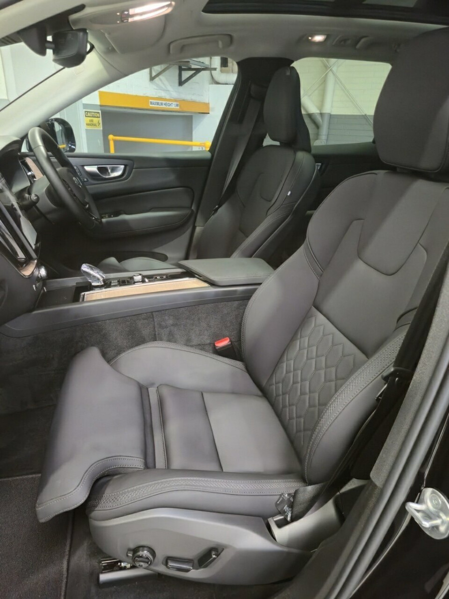 2025 MY26 Volvo XC60 UZ Plus T8 Plug-in Hybrid Dark SUV Image 14