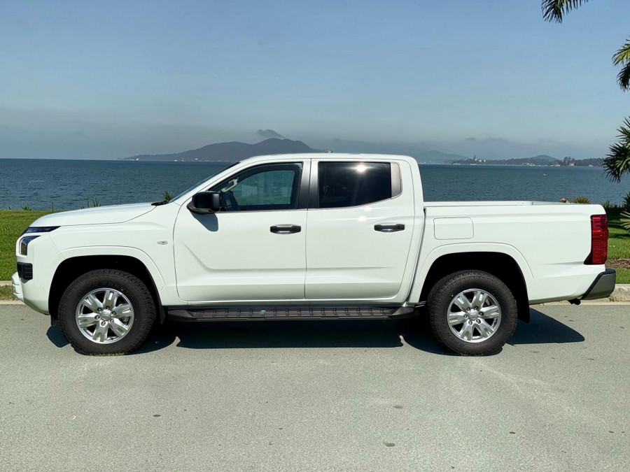 2026 Mitsubishi Triton MV GLX+ Ute Image 8