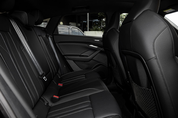 2025 Audi Q6 e-tron GF SPORTBACK SUV image 11