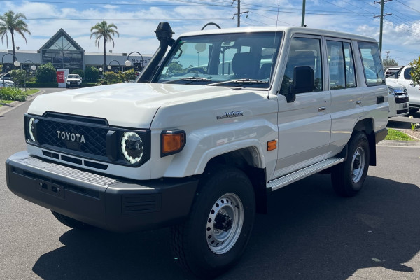 2025 Toyota LandCruiser GDJL76R (Wagon) Workmate Wagon Image 2