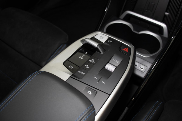 2024 BMW iX2 U10 xDrive30 M Sport SUV image 13