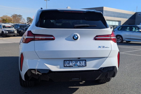 2024 BMW X3 G45 30e xDrive SUV Image 5