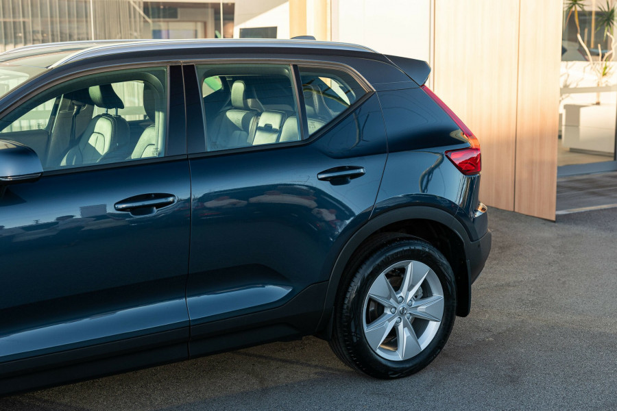 2025 Volvo XC40 XZ Plus B4 SUV Image 17