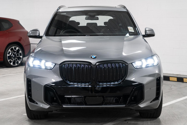 2026 BMW X5 G05 LCI xDrive40i M Sport SUV image 3
