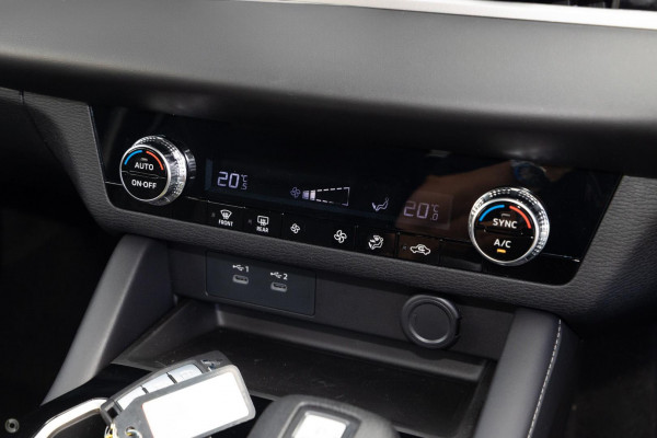 2025 Mitsubishi Outlander ZM ES SUV Image 12