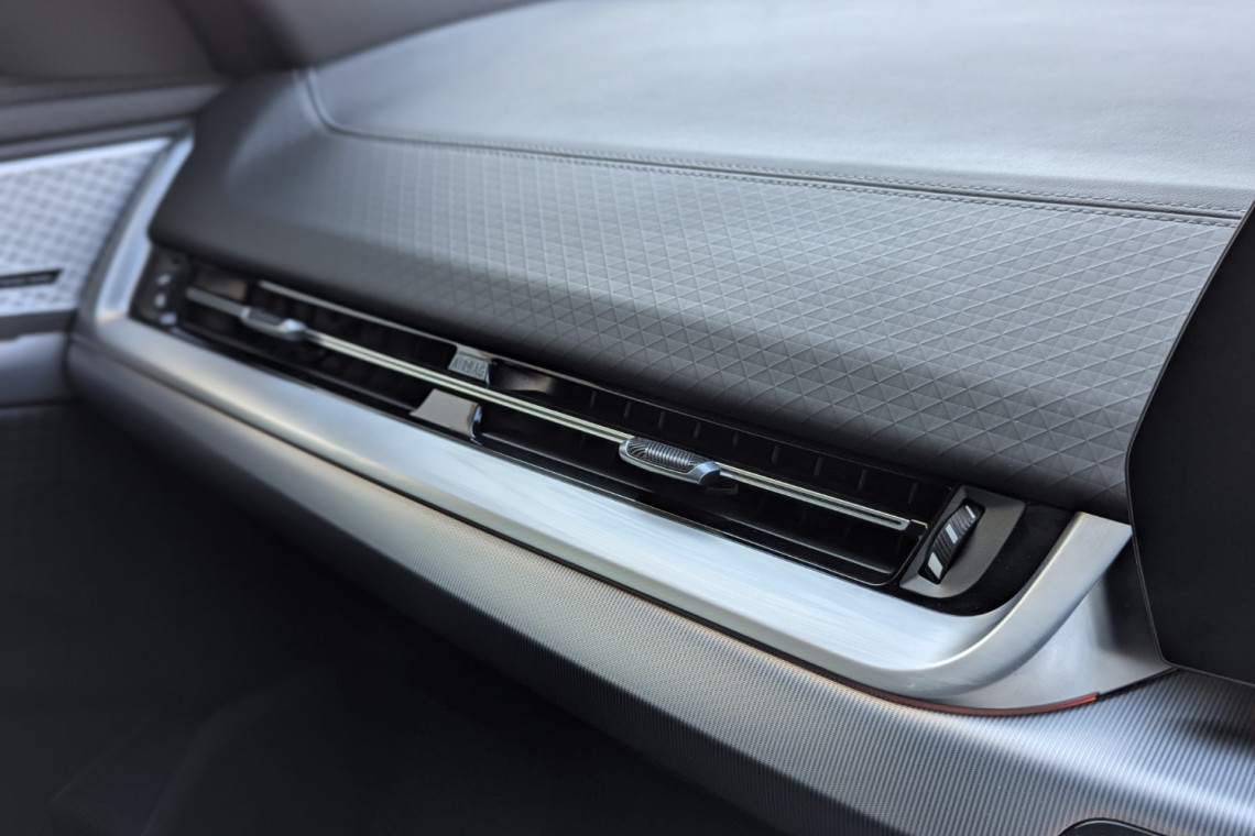 2024 BMW X2 SUV Image 19