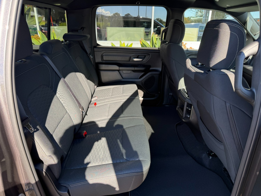 2026 Ram 1500 Express Ute Image 10