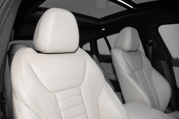 2022 BMW X4 M40i SUV image 4