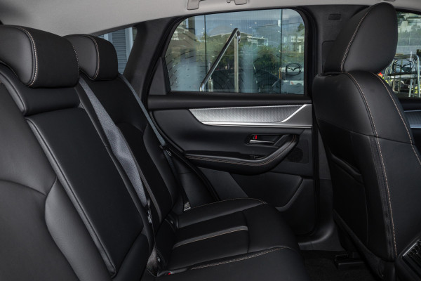 2025 Mazda CX-60 KH Series G25 Evolve SUV Image 9