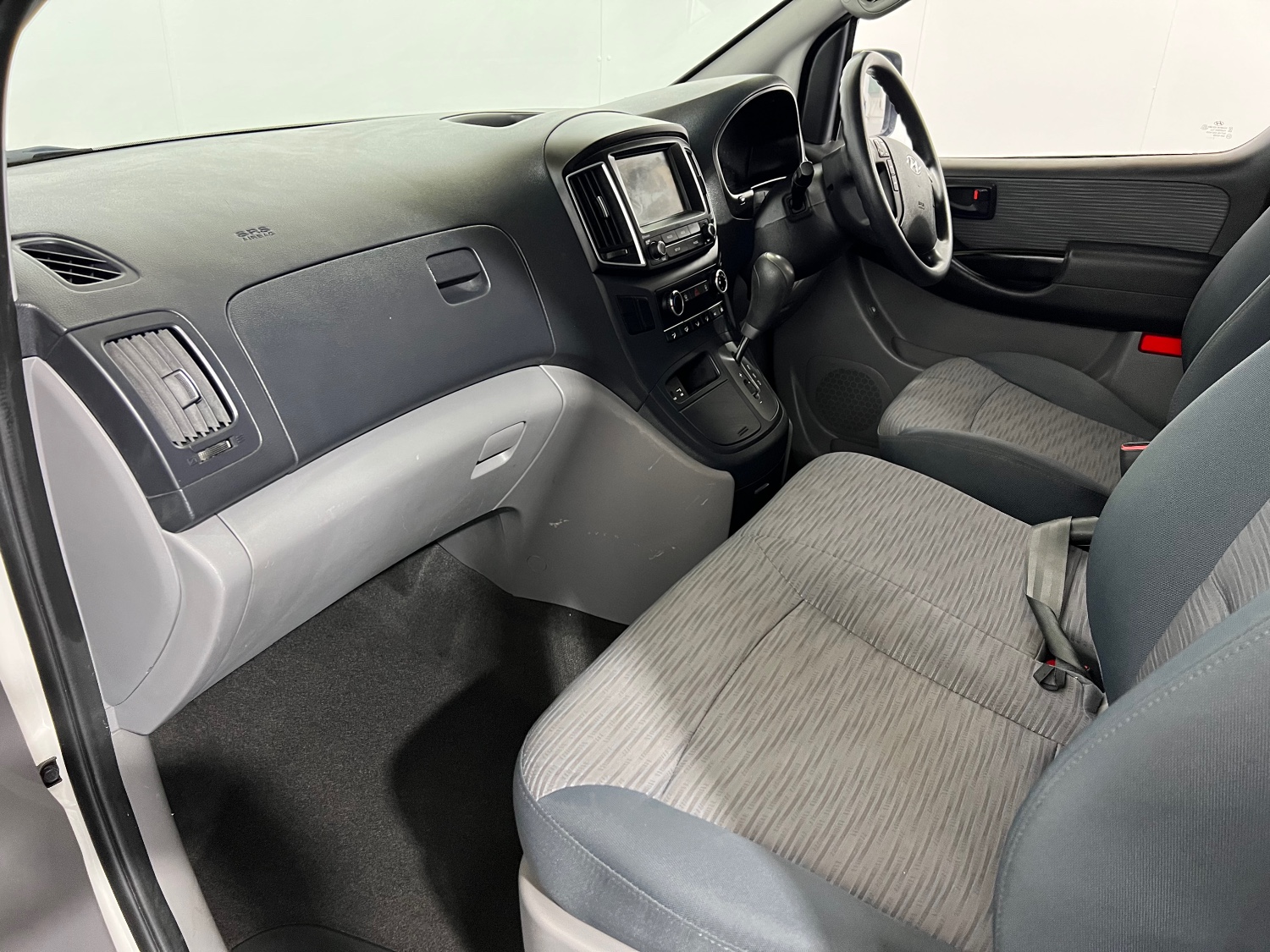 2017 MY18 Hyundai iLoad TQ3-V Series II Van Van Image 16