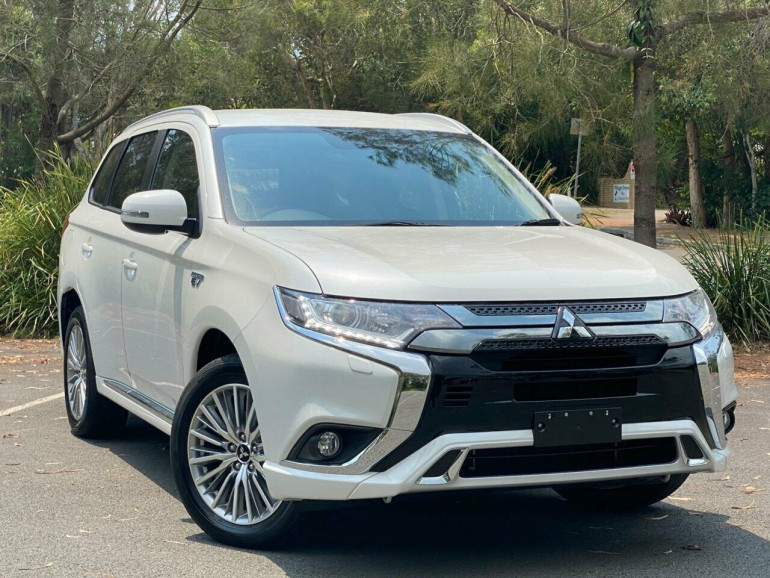 mitsubishi outlander phev es adas