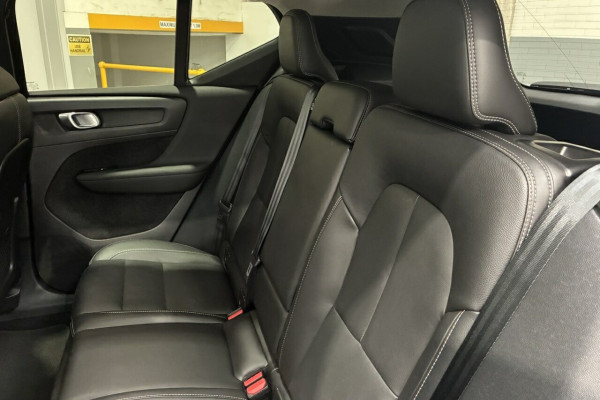 2025 Volvo XC40 XZ Plus B4 SUV Image 21