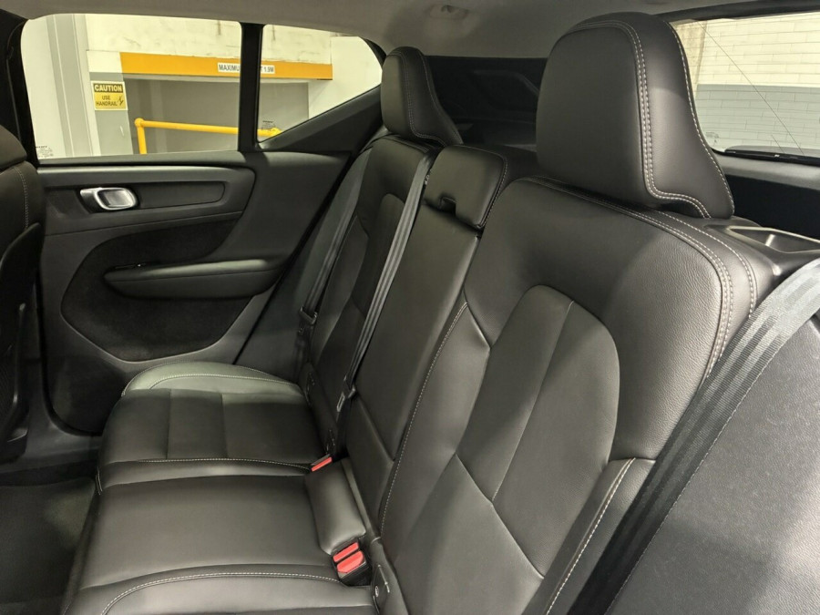 2025 Volvo XC40 XZ Plus B4 SUV Image 21