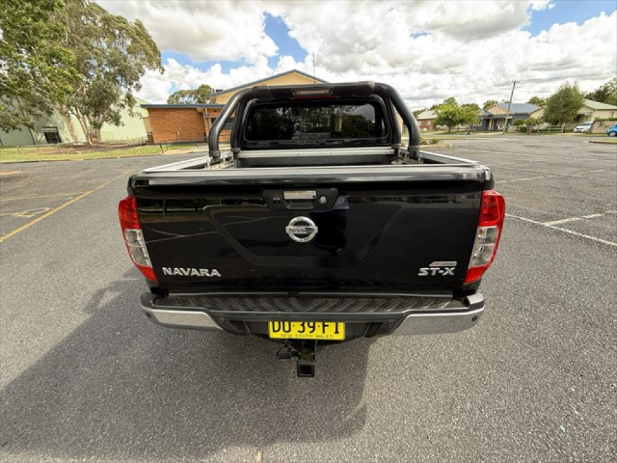 2017 Nissan Navara D23 Series 2 ST-X Black Edition Ute Image 4
