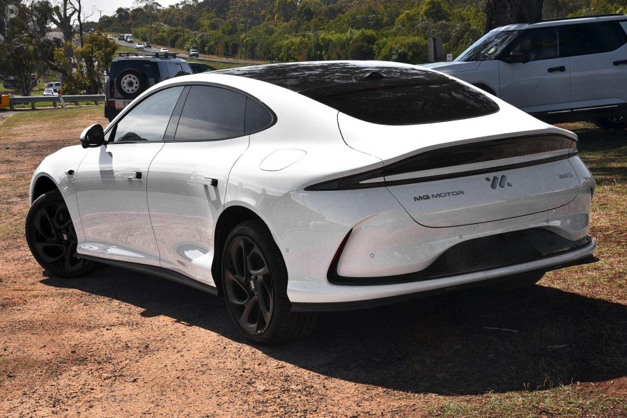 2025 MG IM5 P12L Performance Hatch Image 4