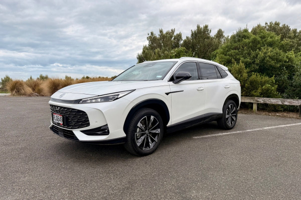2025 MG HS AS33H Essence Hybrid+ SUV Image 7