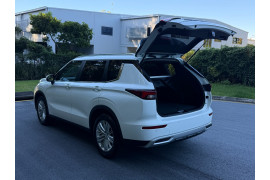 2023 MY24 Mitsubishi Outlander ZM LS SUV