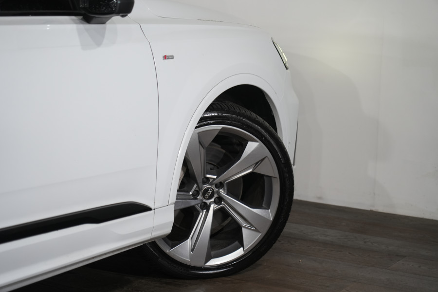 2021 Audi Q7 4M 55 TFSI S line SUV Image 11