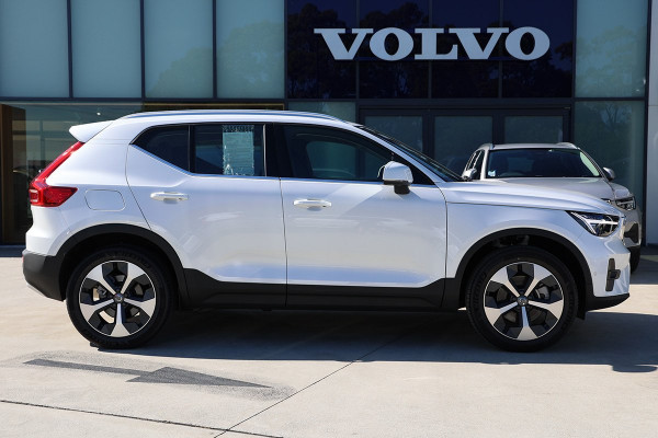 2024 MY25 Volvo XC40 XZ Ultra B4 Bright SUV Image 4