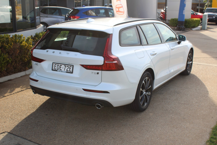 2019 MY20 Volvo V60 F-Series T5 Momentum Wagon Image 4