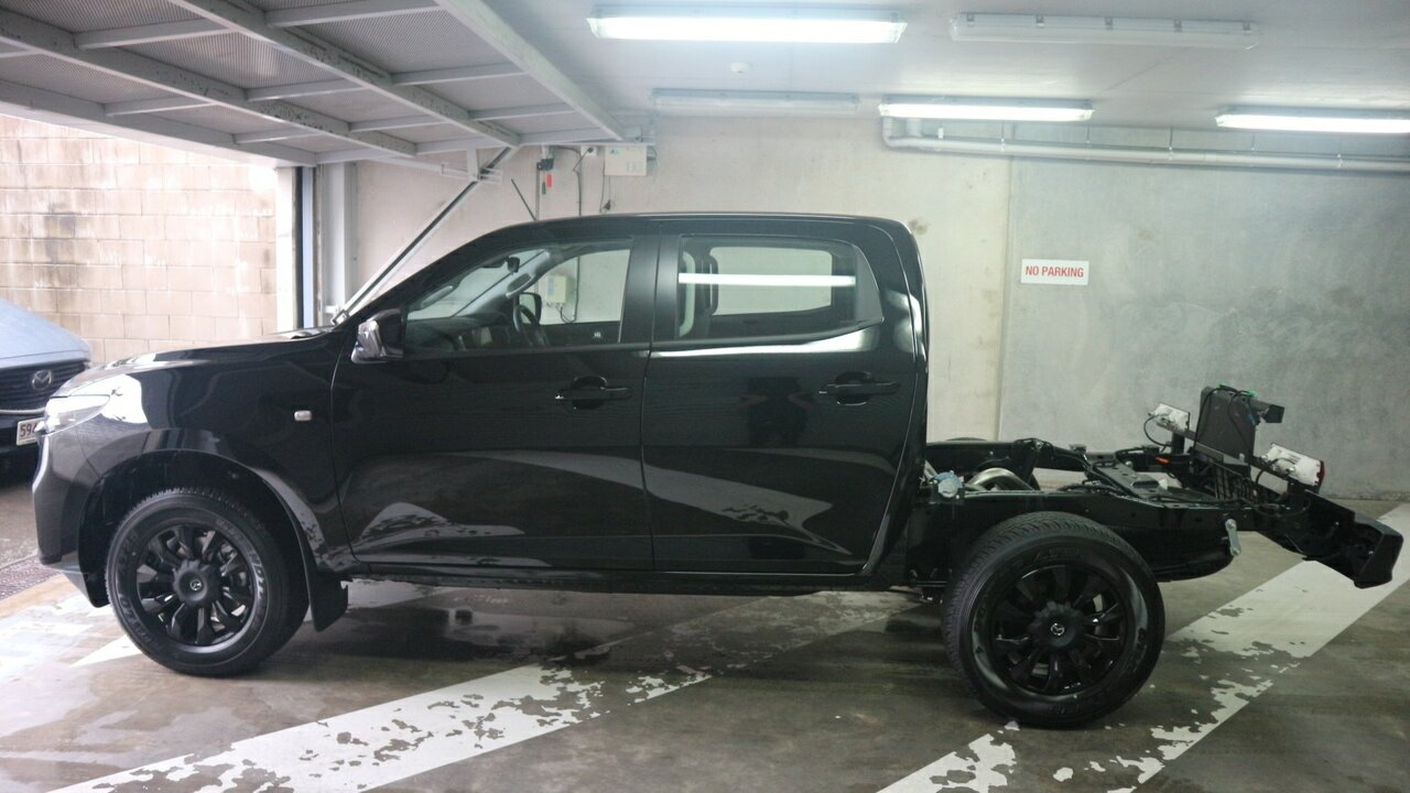 2025 Mazda BT-50 TF XT Cab Chassis Image 4