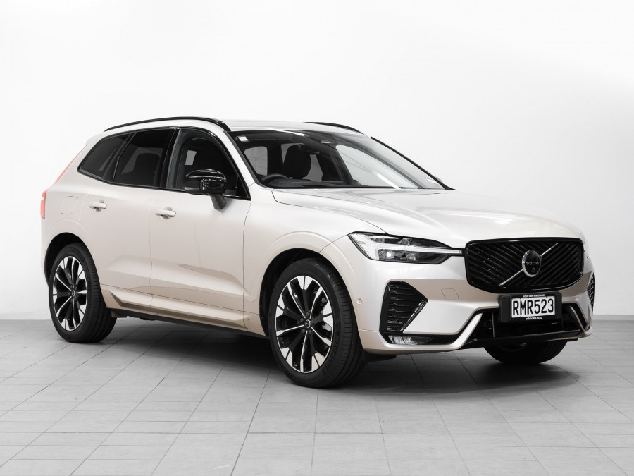 2025 Volvo XC60 UZ B5 Ultra Dark 2L Petrol AWD SUV Image 1