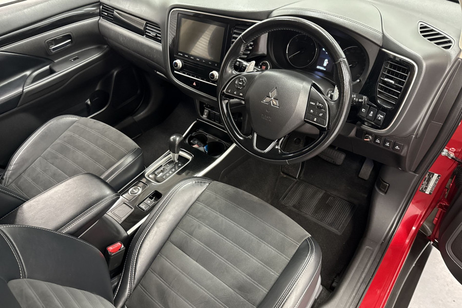 2020 Mitsubishi Outlander ZL LS SUV Image 16