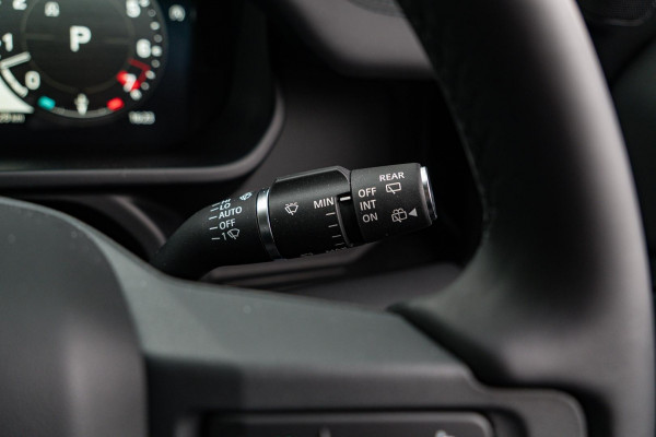 2026 Land Rover Defender L663 110 D350 X-Dynamic SE SUV image 28