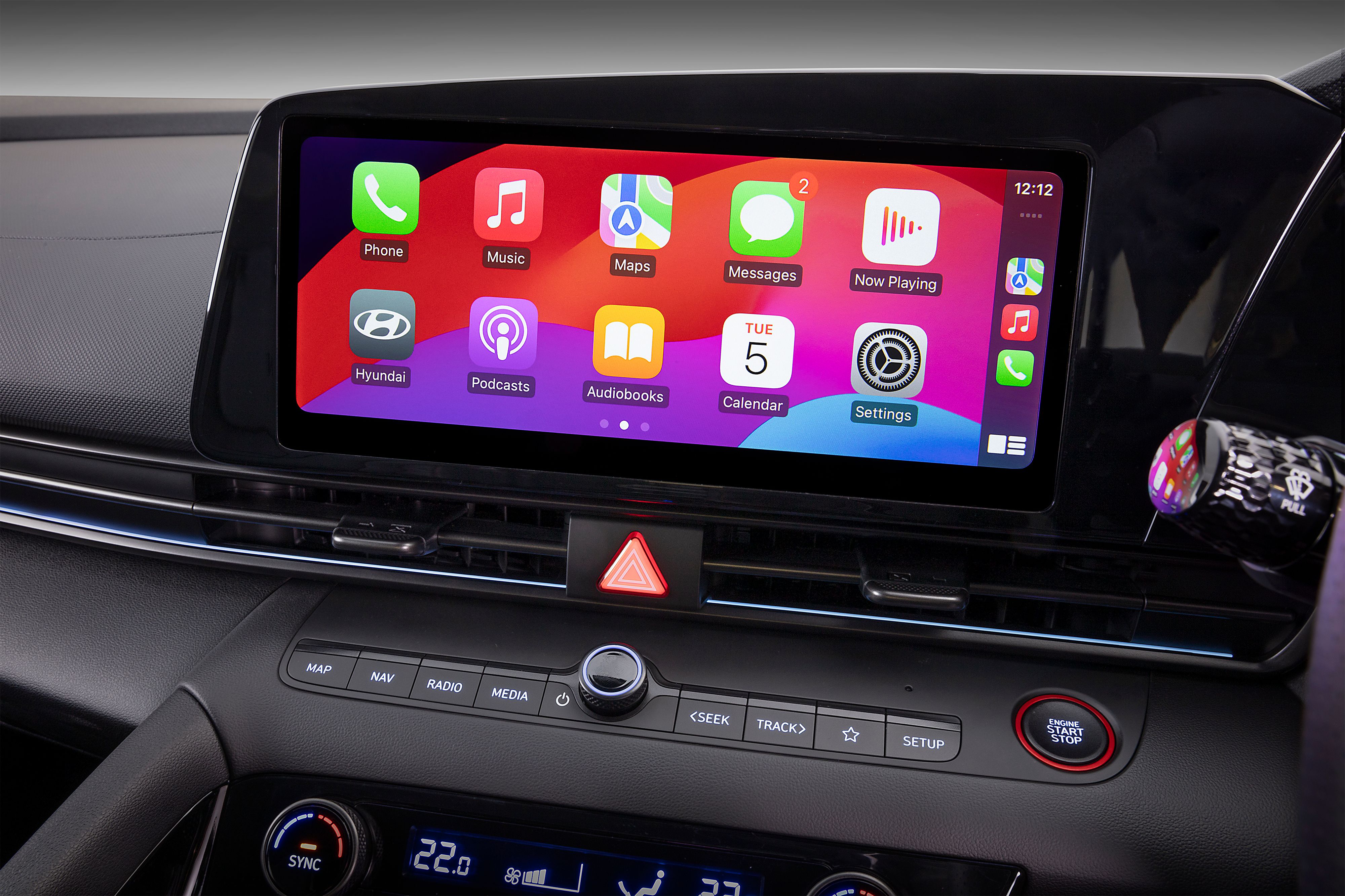 10.25” multimedia touchscreen