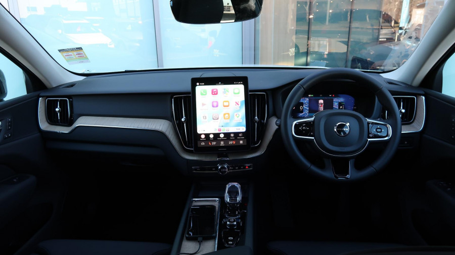 2025 MY26 Volvo XC60 UZ Plus T8 Plug-in Hybrid Dark SUV Image 5