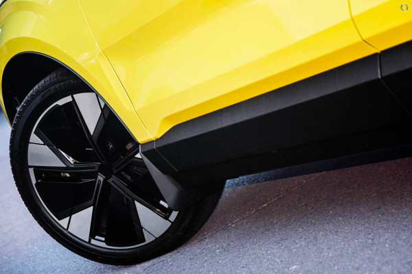 2025 Volvo EX30  Twin Motor Performance Ultra SUV Image 15