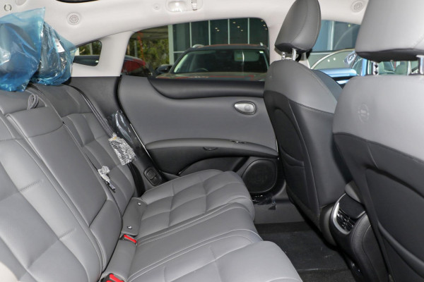 2026 MY25 MG IM5 P12L Premium Hatch Image 10