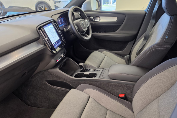 2025 MY26 Volvo XC40 XZ Plus B4 SUV Image 3