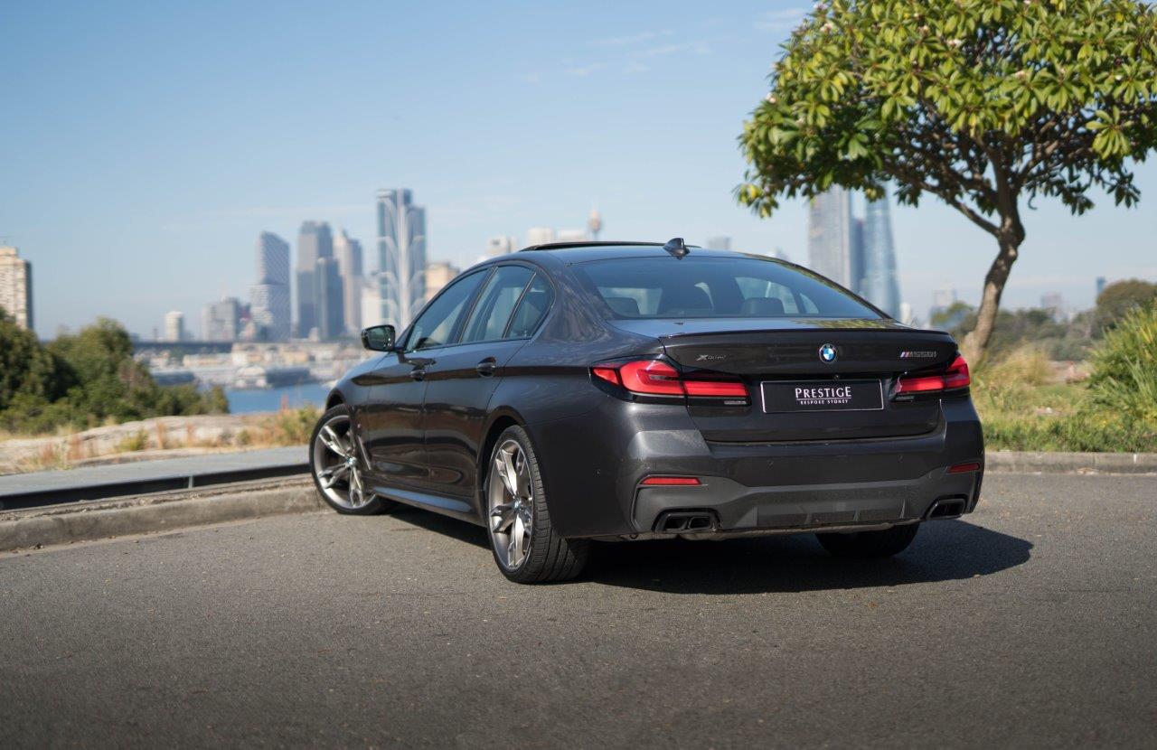 2022 BMW V8TT M550i Xdrive Pure Lci Sedan Image 2