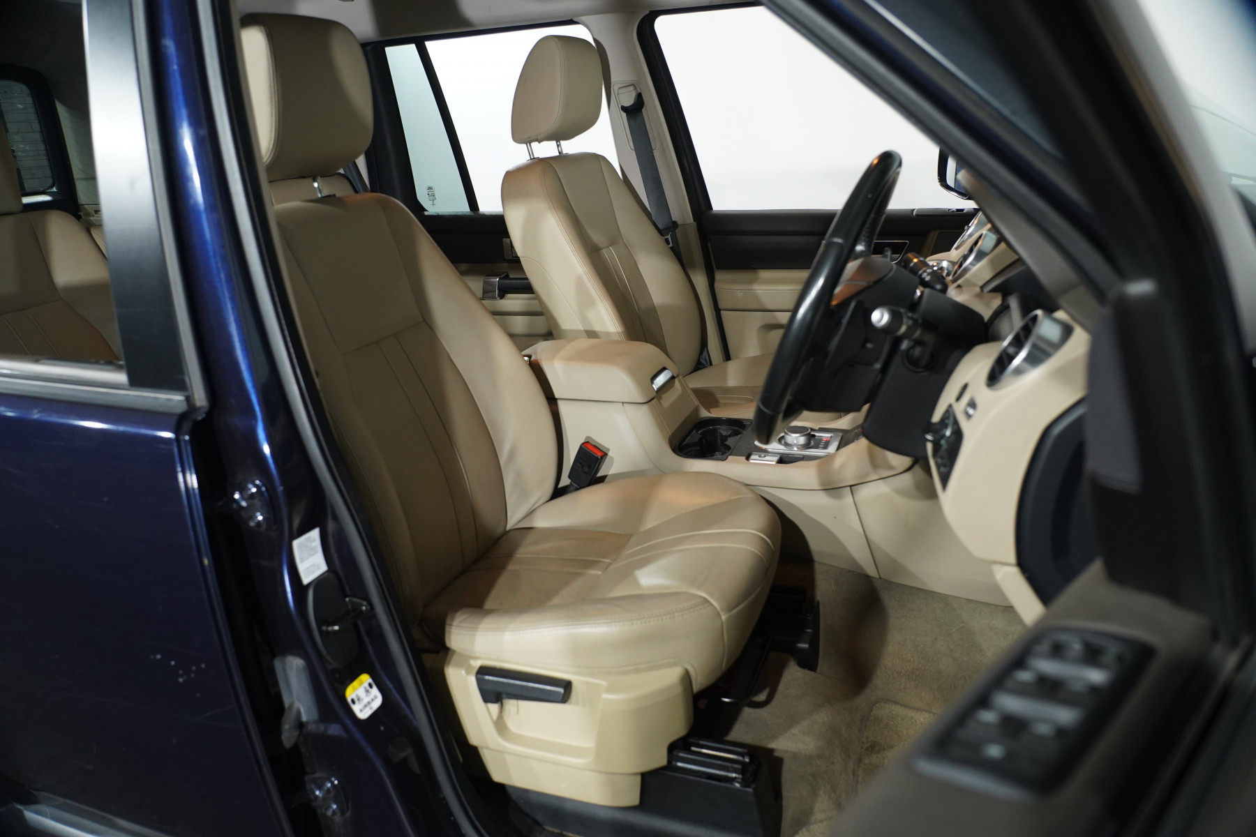 2015 Land Rover Discovery 3.0 Tdv6 SUV Image 23