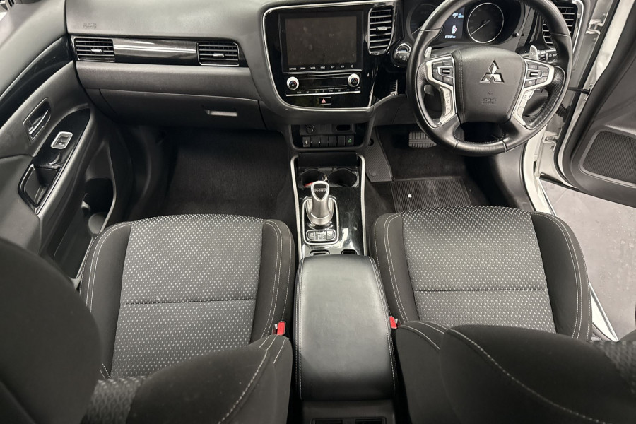 2020 Mitsubishi Outlander ZL PHEV ES SUV Image 16