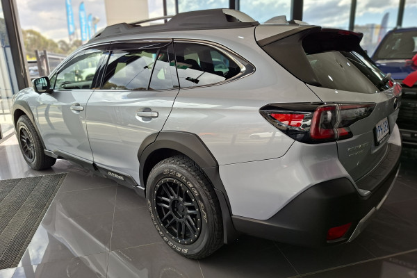 2021 Subaru Outback 6GEN AWD Touring SUV Image 5