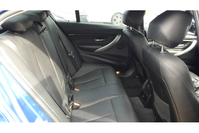 2016 BMW 330i F30 LCI LUXURY LINE Sedan Image 9